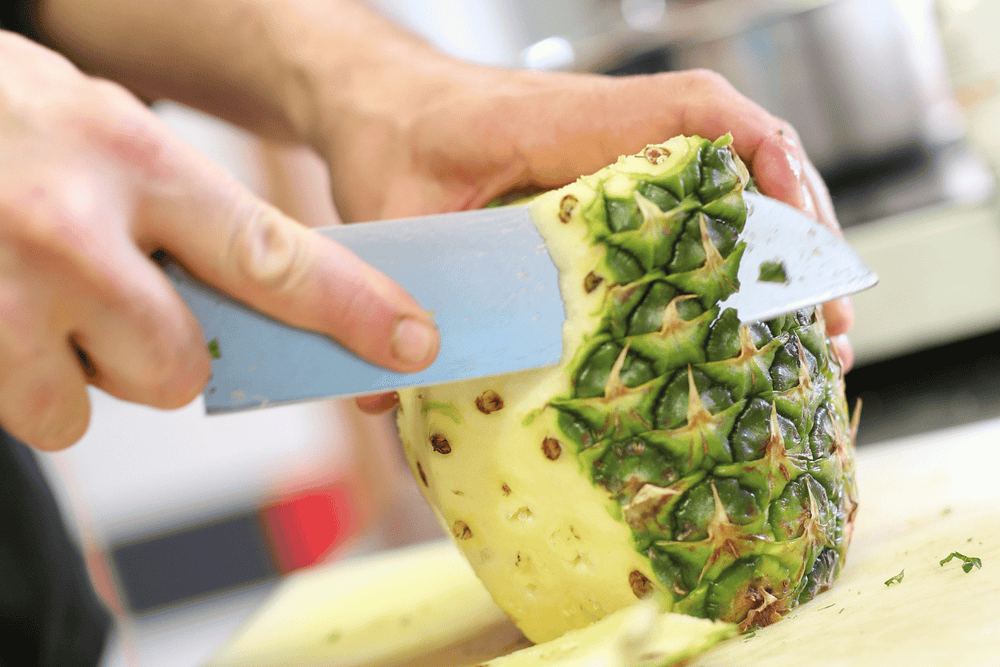 Comment couper un ananas facilement et rapidement