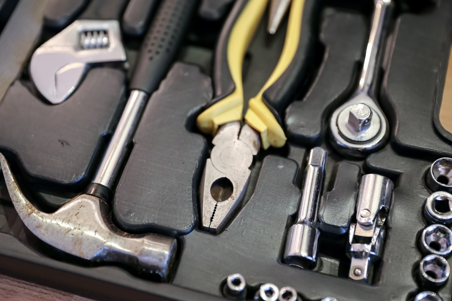 Comment riveter un manche de couteau étape par étape