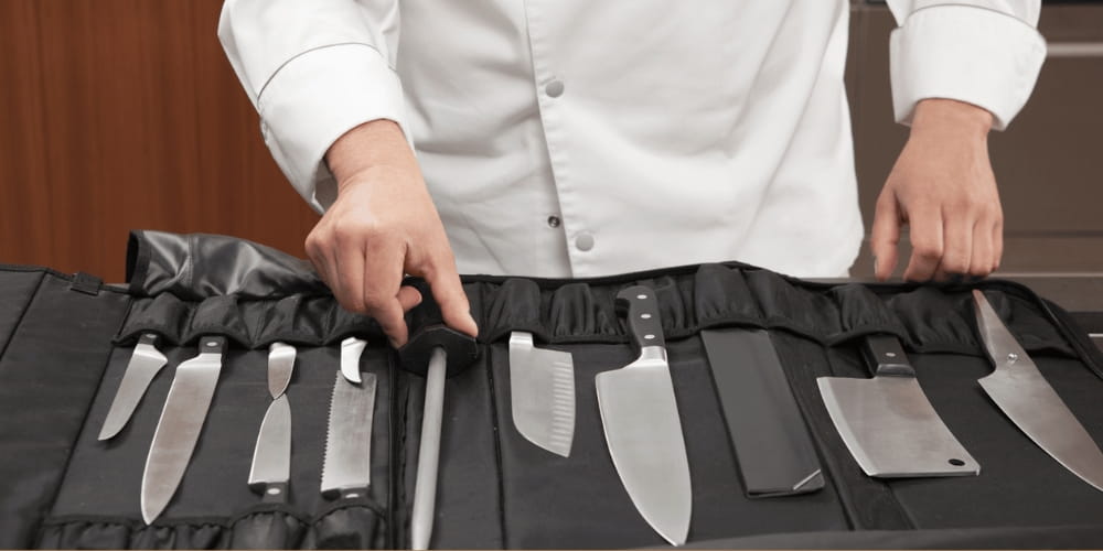 Couteau en acier inox ou carbone : lequel choisir