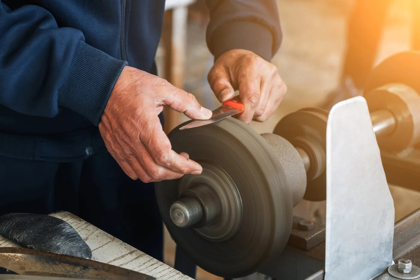 Meilleurs aiguiseurs de couteaux manuels & électriques