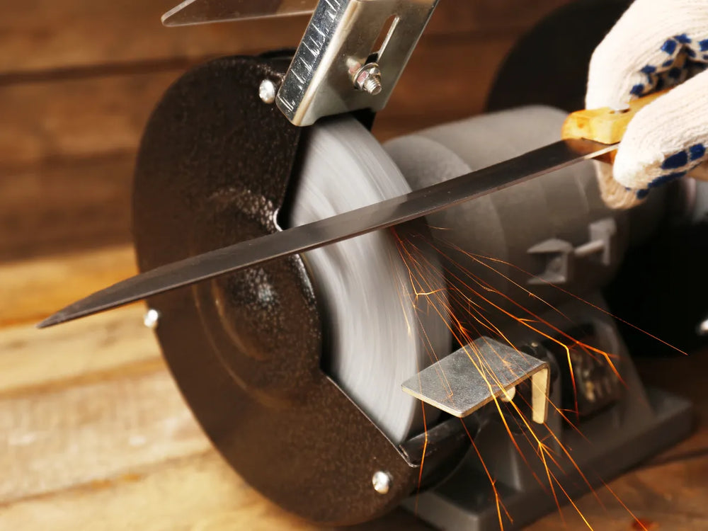 What angle should you choose to sharpen your knife?