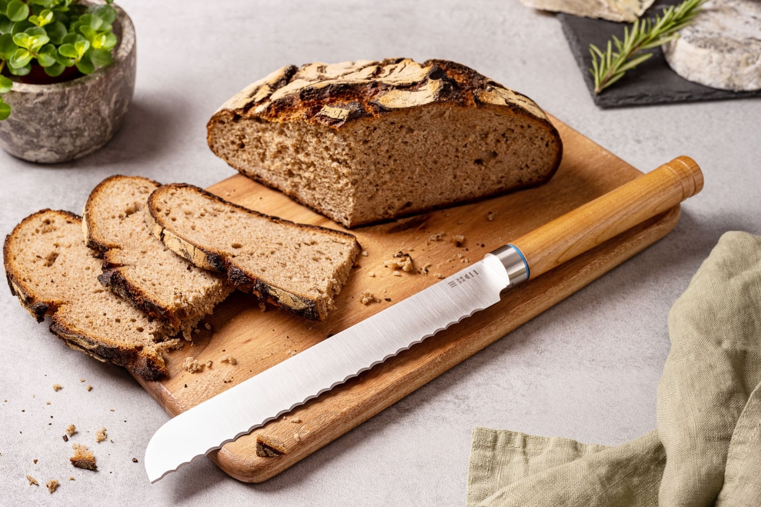 Comment aiguiser un couteau à pain dentelé