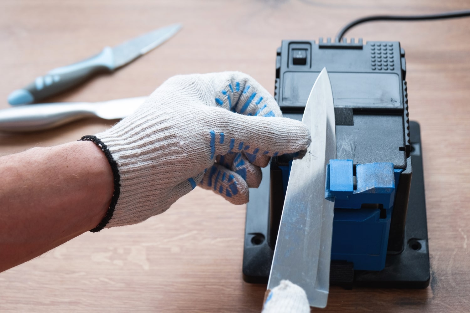 Comment aiguiser un couteau avec un aiguiseur électrique