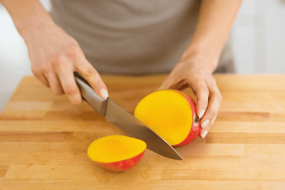 Comment couper une mangue facilement et rapidement