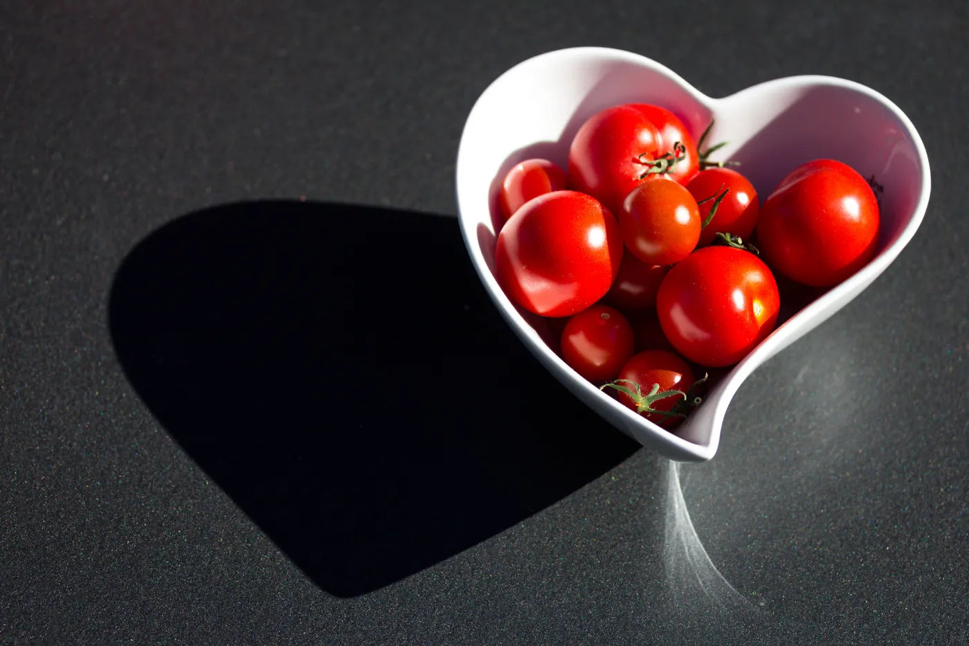 Comment couper une tomate en cœur