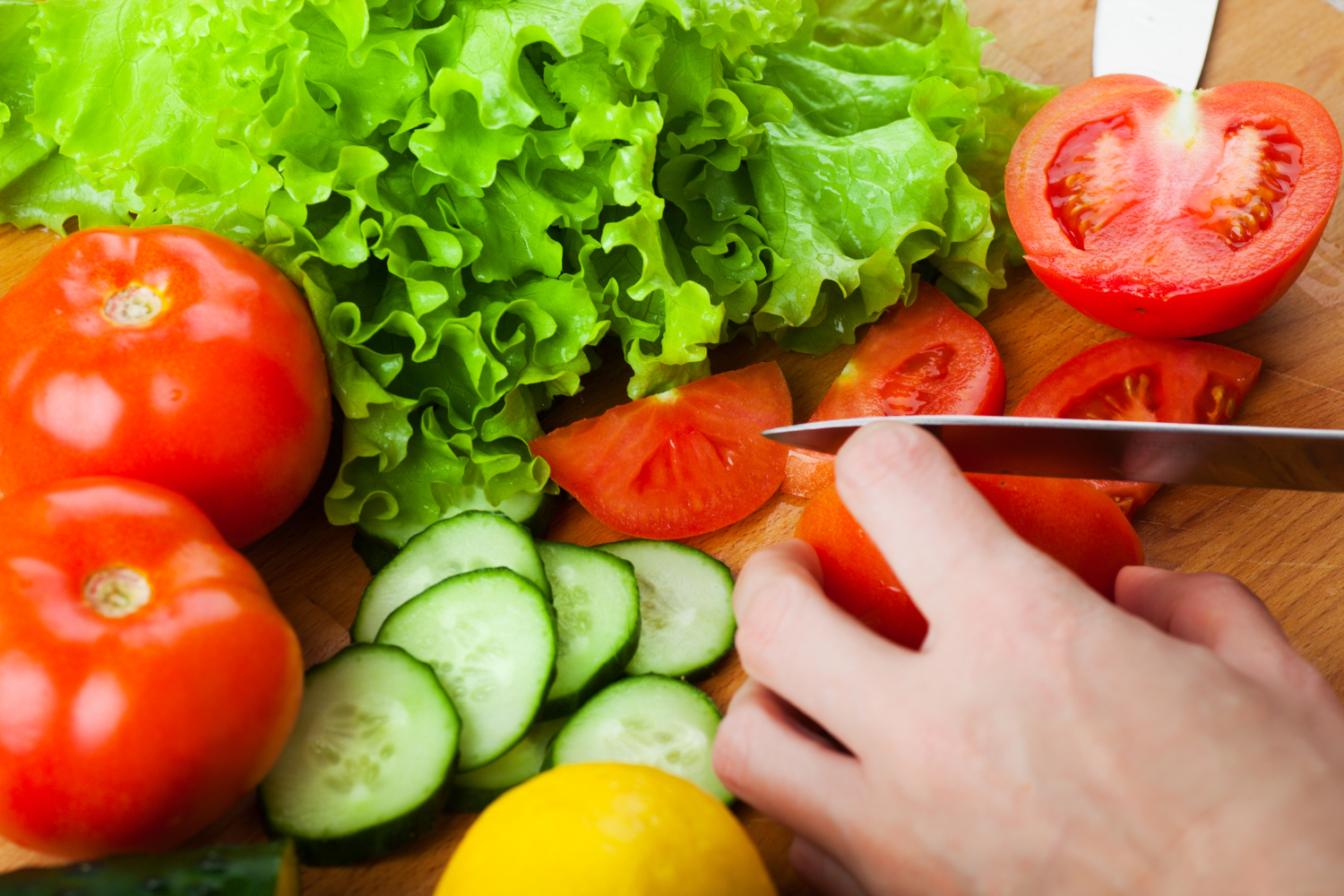 Comment couper une tomate en fleur