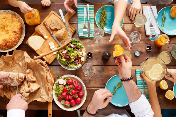 Pendaison de crémaillère, origine, cadeaux, repas et déco