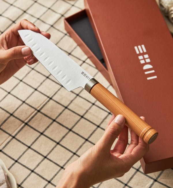 Couteau Santoku ETCH et son coffret élégant