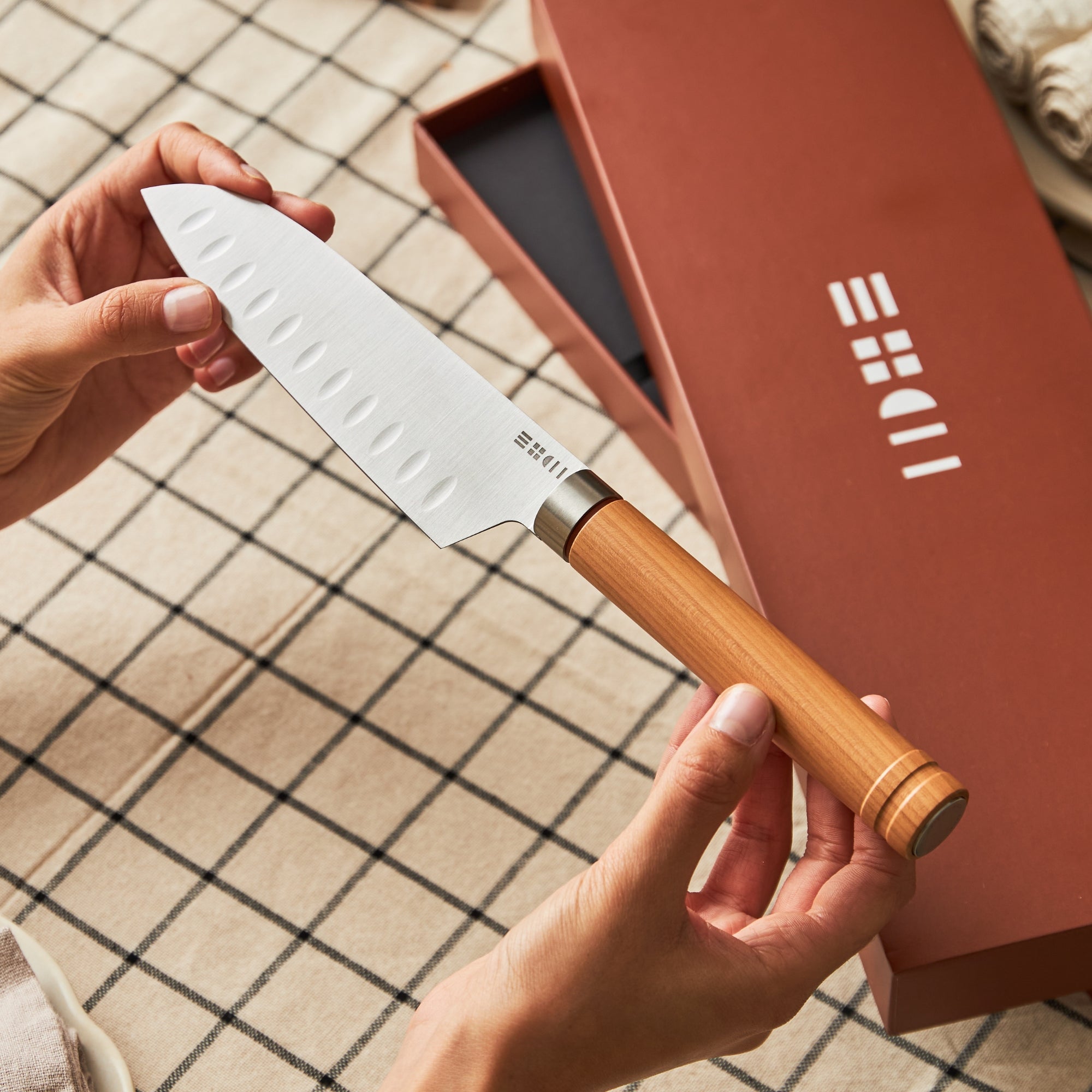 Couteau Santku ETCH - Cadeau élégant et original